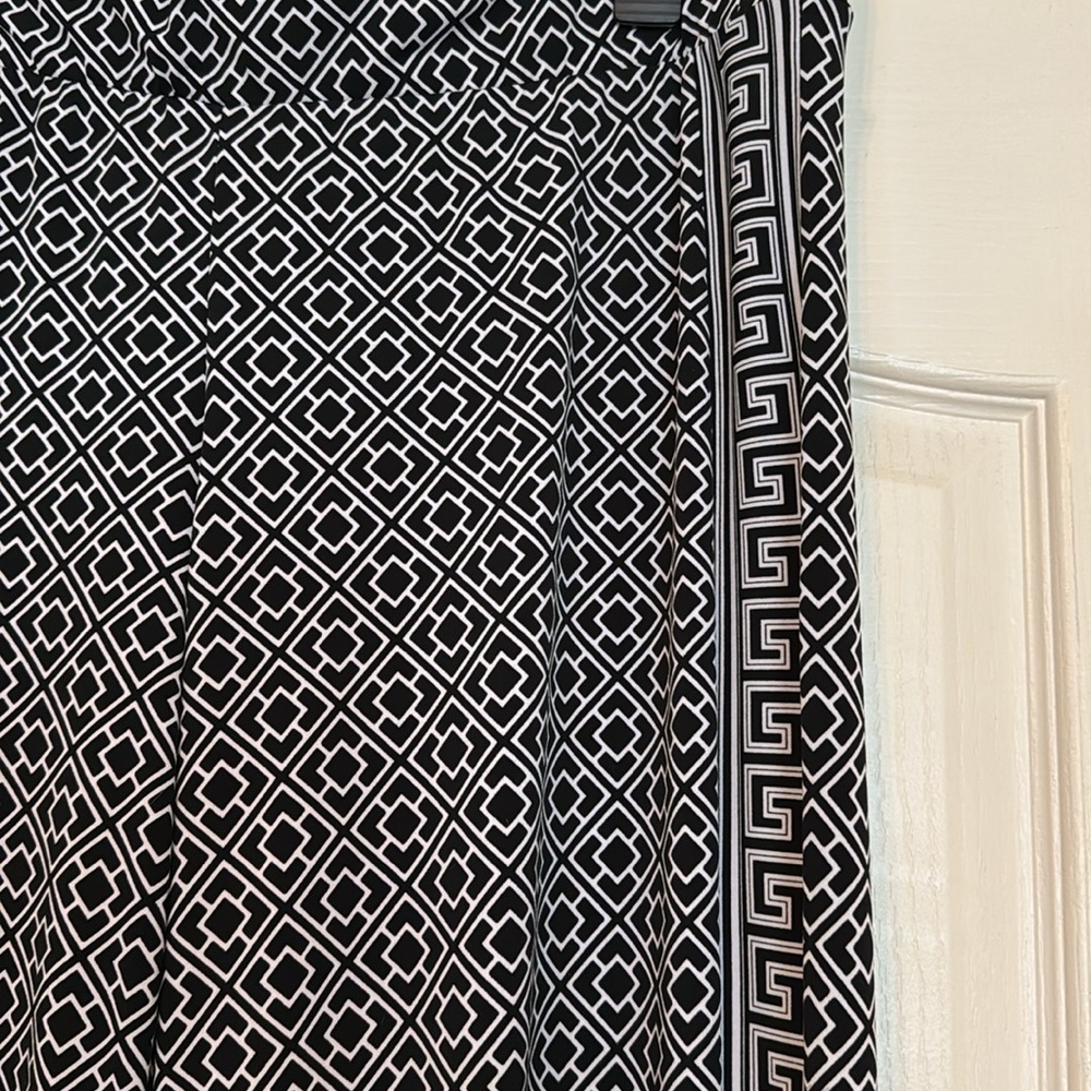 White House Black Market Monochrome Patterned Wide Leg Pants - Picture 3 of 7